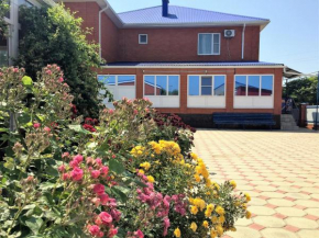 Guest House 4 Seasons